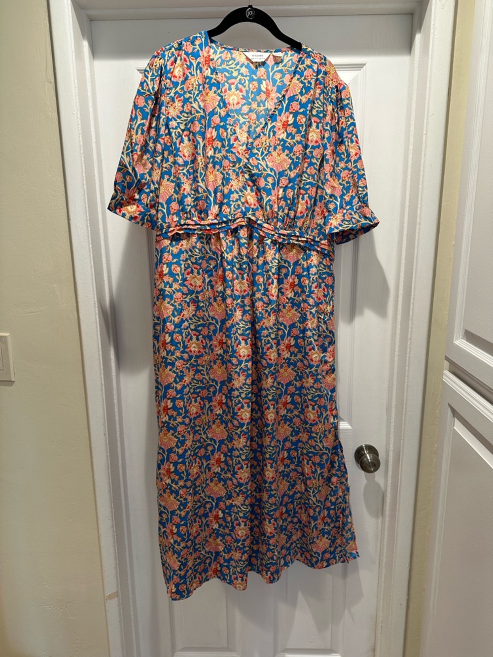 Seraphine Maternity pleat detail a-line maxi dress - Picture 3 of 6